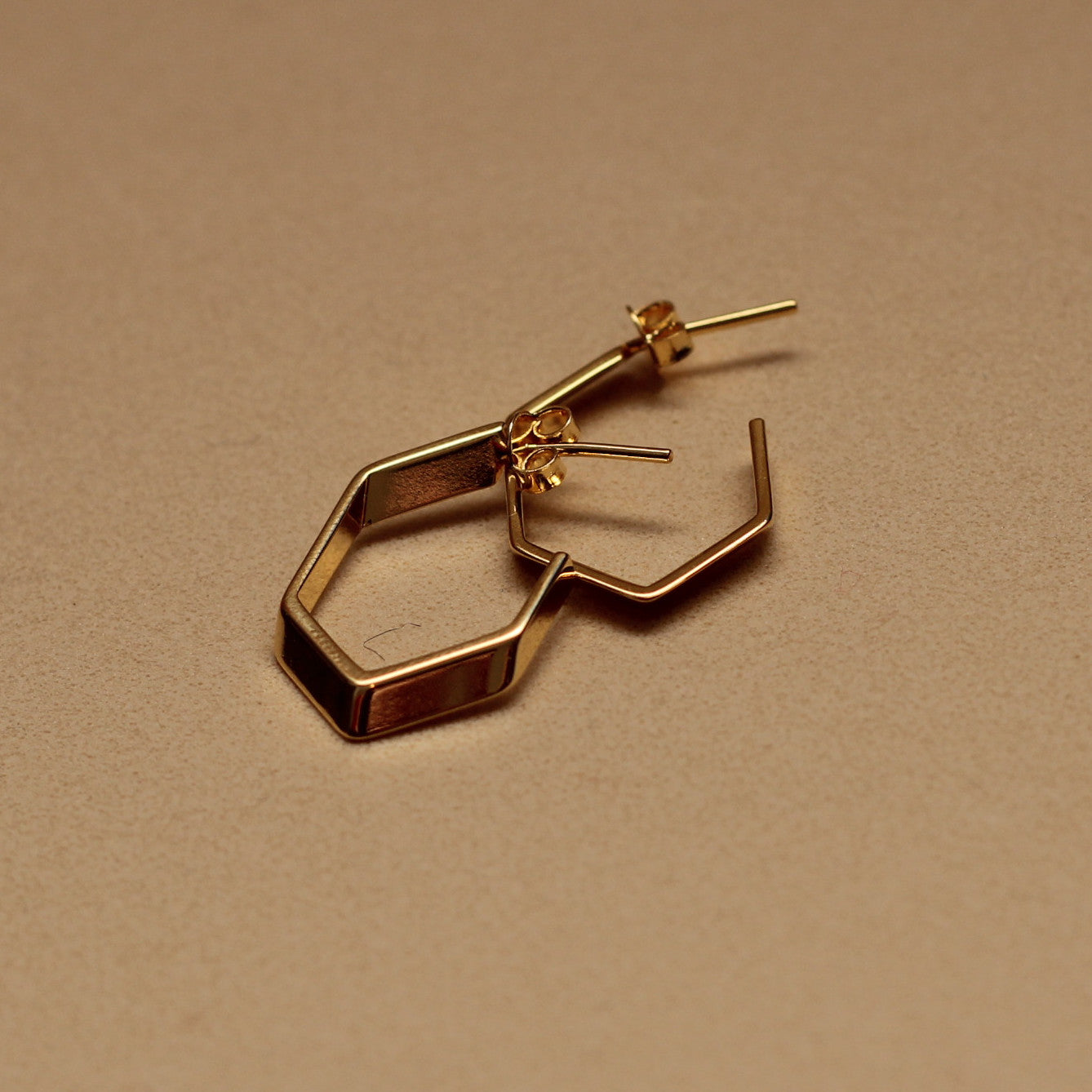 Brinco Geometria Dourada